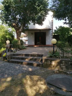 Farmhouse in green Umbria for families with children and pets.