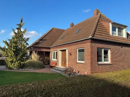 Vacation apartment with outdoor area, East Frisian coast, rural location