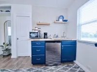 Old Palm Springs Style Apartment!