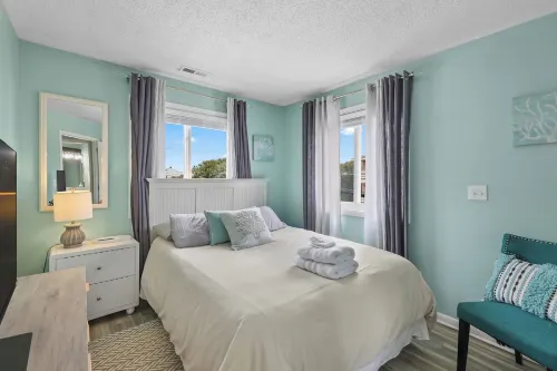 SurfShack 2 Bedroom 2 Bath w Loft, Ocean and Icww Views at Wrightsville Beach