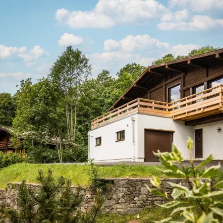 Cosy 5 bedroom chalet view Mont Blanc hot tub cosy fire amazing summer hikes