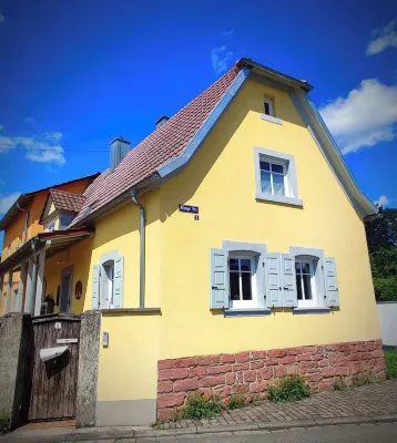 Ferienwohnung mit Flair, Südliche Weinstraße , Pfalz :"la Maison Palatinate" فنادق في Kapsweyer