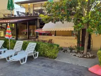 Vacation apartment with 2 bedrooms (5 beds), 1 living room with kitchenette