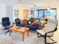 Ocean Breeze Stylish 4BR Retreat 알딩가 비치 호텔