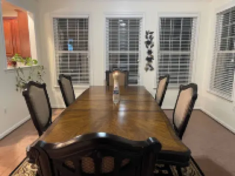 National Harbor- DC Suburbs- 3 bedrooms-Driveway Hotels in Fort Washington