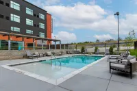 Cambria Hotel Austin Airport - Pools