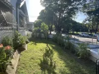 Sydney’s 4BDR with large private yard / Eat-Sleep-Shop-Transit