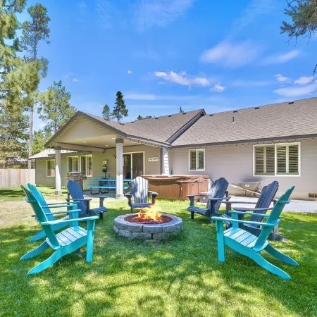 Bend Treehouse • Game Room • Hot Tub • Sleeps 15