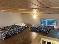 Cozy 1 King bedroom + loft cabin in charming Colorado Springs near USAFA Hotels in Gleneagle