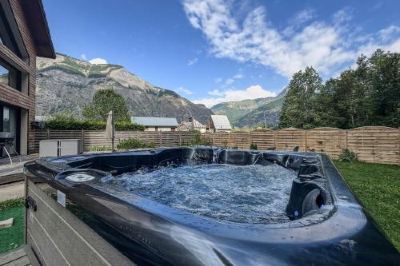 Superior Chalet #Lemasdoisans au Pied de l'Alpe d'Huez Via Bourg d'Oisans l'Etoile des Glaciers Photo