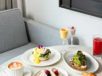 Hilton Garden Inn Mumbai International Airport Hotels near Linking Road