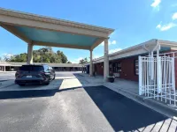 Lake Seminole Inn by Belvilla Marianna Hwy 90 Hotels in Chattahoochee