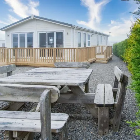 Oakland Lodge - 2 Bedroom Lodge - Wisemans Bridge