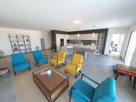 MOR401 - T5 NEUF PISCINE VUE MER PANORAMIQUE Отели рядом с достопримечательностью «Port de plaisance Mare È Stagnu - Portu di turismu Mare È Stagnu»