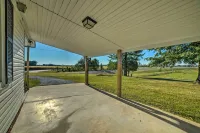 Lovely Pembroke Retreat w/ Beautiful Patio! - parking
