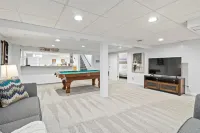 The Cozy House & Romantic Fireplace