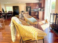 Casa Familia - 4-br modern family home w/saltwater pool & spa Hotels in Concord