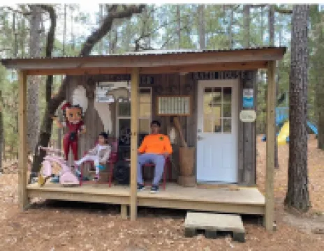Angeltom Cabin & RV:20 Acre Woods - >16 pip + Jacuzzi + treehouse + UTV + 2ponds