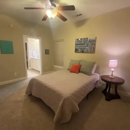 Luxury Escape close to Pinnacle Hills Promenade