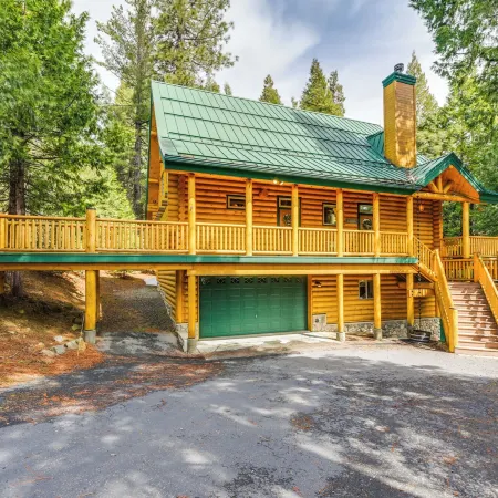 Mountain Cabin w/ Hot Tub: 4 Mi to Shaver Lake!