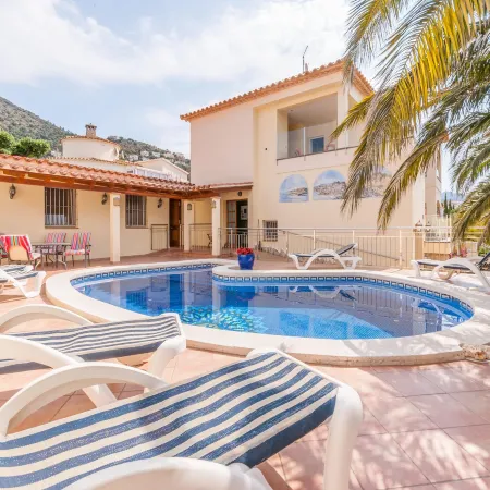 Apartment in Roses with Private Pool & Garden