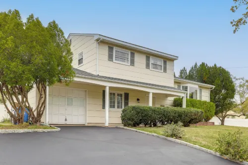 Somerset Home w/ Large Yard Near Parks & Trails - Parking