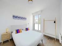 Charming apartment - 2BR-4P- Balcony- Malakoff Hotels in Malakoff