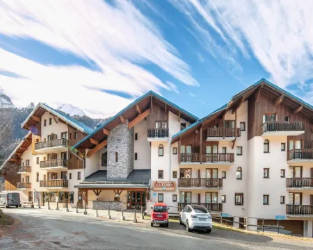 Apartment in France with Pool & Mountain Views Hotels in Modane