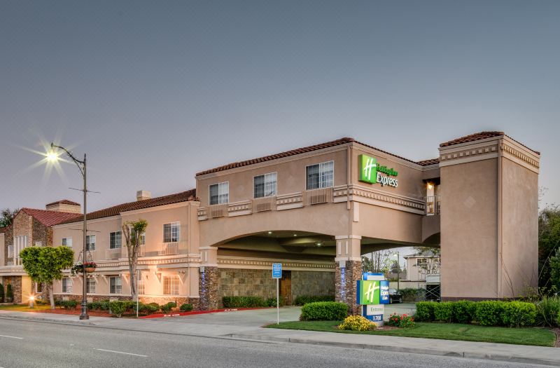 Holiday Inn Express & Suites Santa Clara by IHG