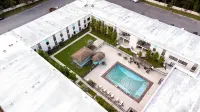 Cottonwood Suites Savannah Hotel & Conference Center - Pool