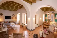 Unique Sevillian House with terrace and pool. Casa Pimienta - Private Pools