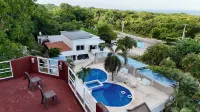 Daymond Blue Tropical Lodge - Pools