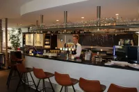 Velotel Brugge - Quầy bar