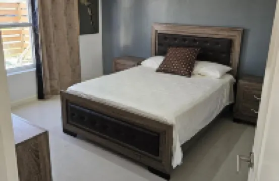Apartment Sleeps 6 with Pool Access