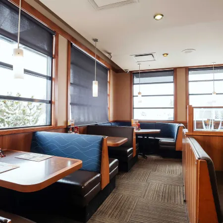 Sandman Hotel & Suites Calgary West Отели рядом с достопримечательностью «Канадский олимпийский парк»