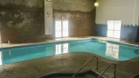 Voyageur Inn and Conference Center - Pools