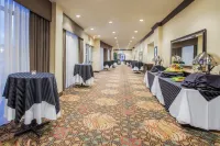 Crowne Plaza ANCHORAGE-MIDTOWN by IHG - breakfast