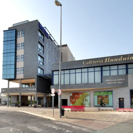 Exe Sevilla Palmera Отели рядом с достопримечательностью «Сюр»
