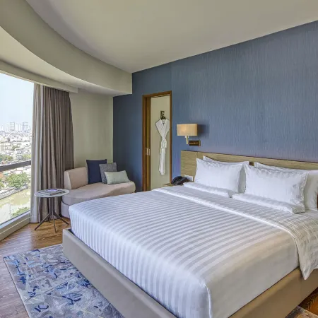 Novotel Suites Manila at Acqua