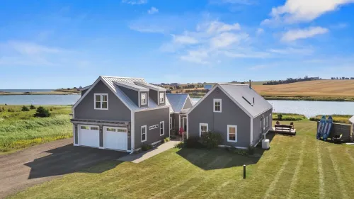 5 Bedroom Luxury Beach House at Cousins Seaside Cottage  in Sea View PEI