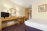 Days Inn by Wyndham Sevenoaks Clacket Lane Hotels in Westerham