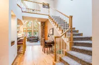 Family-Friendly Stoneridge Townhome with Resort Amenities Near Sunriver Village