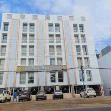 GURU CHITRA Hotel Exterior