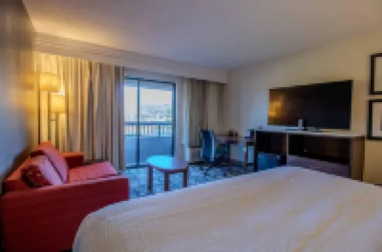 Country Inn & Suites by Radisson, Convention Center Hotels in Blair County