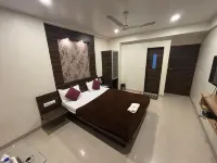 Hotel Orange Hotels in Vapi