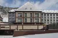 Mim Baqueira Member of Melia Collection