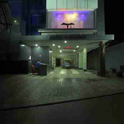Hotel Blue Bird Hotel Exterior