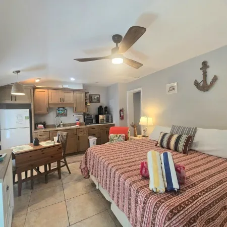 An Island Getaway at Palm Tree Villas