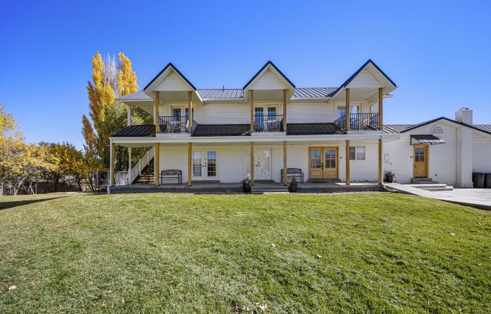 Happy Trails West Inn