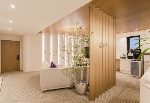 넓은 객실 전경